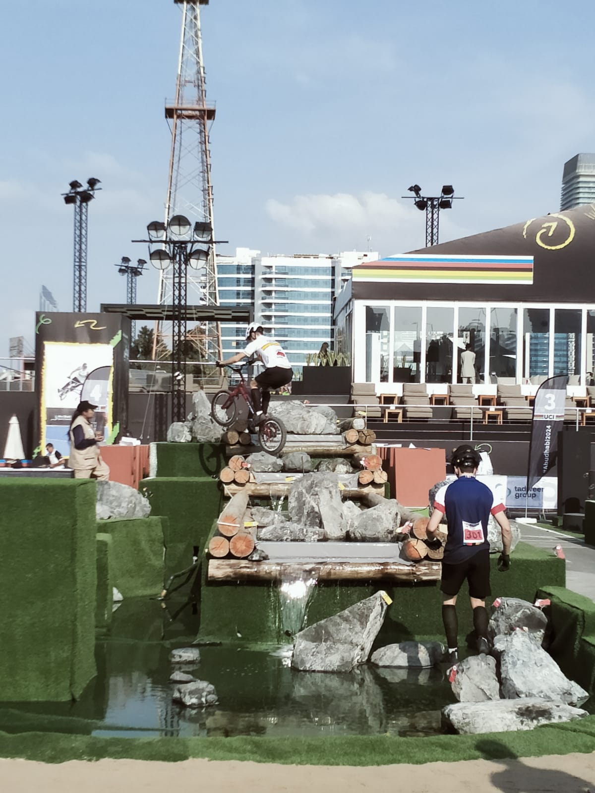 Mikel Azcona, en el Campeonato del Mundo de Trial Bici 2024: Un inicio prometedor con un final agridulce